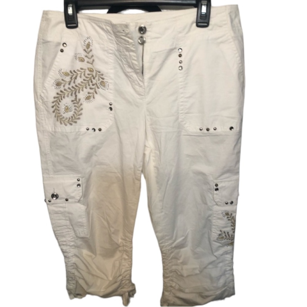 INC International Concepts size 8 cropped white cargo embroidered & rhinestone